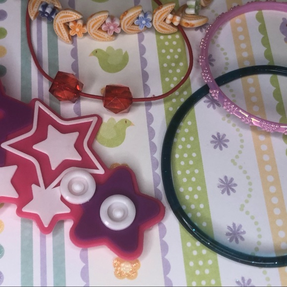 ❤️ (3/$15) ALL PLASTIC girls dress up jewelry bundle - Picture 5 of 5